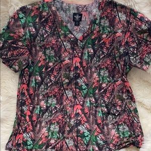 Med Couture camouflage scrub top small